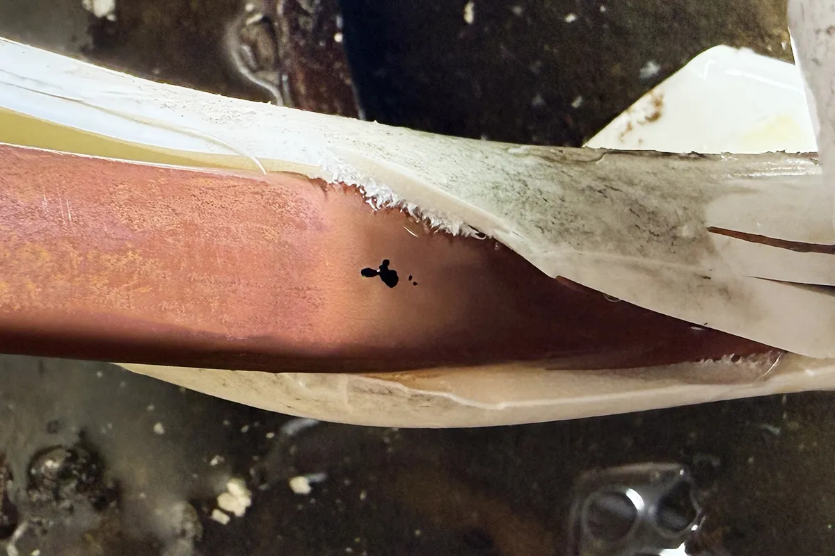 水圧異常で発生した銅管のピンホール