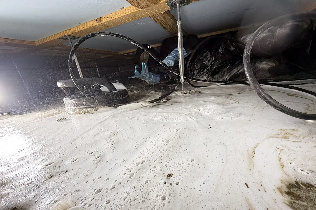 床下浸水の復旧工事の最適なタイミングを示すイメージ