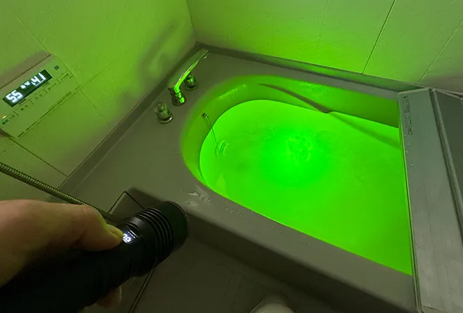 蛍光検査液による漏水箇所の特定